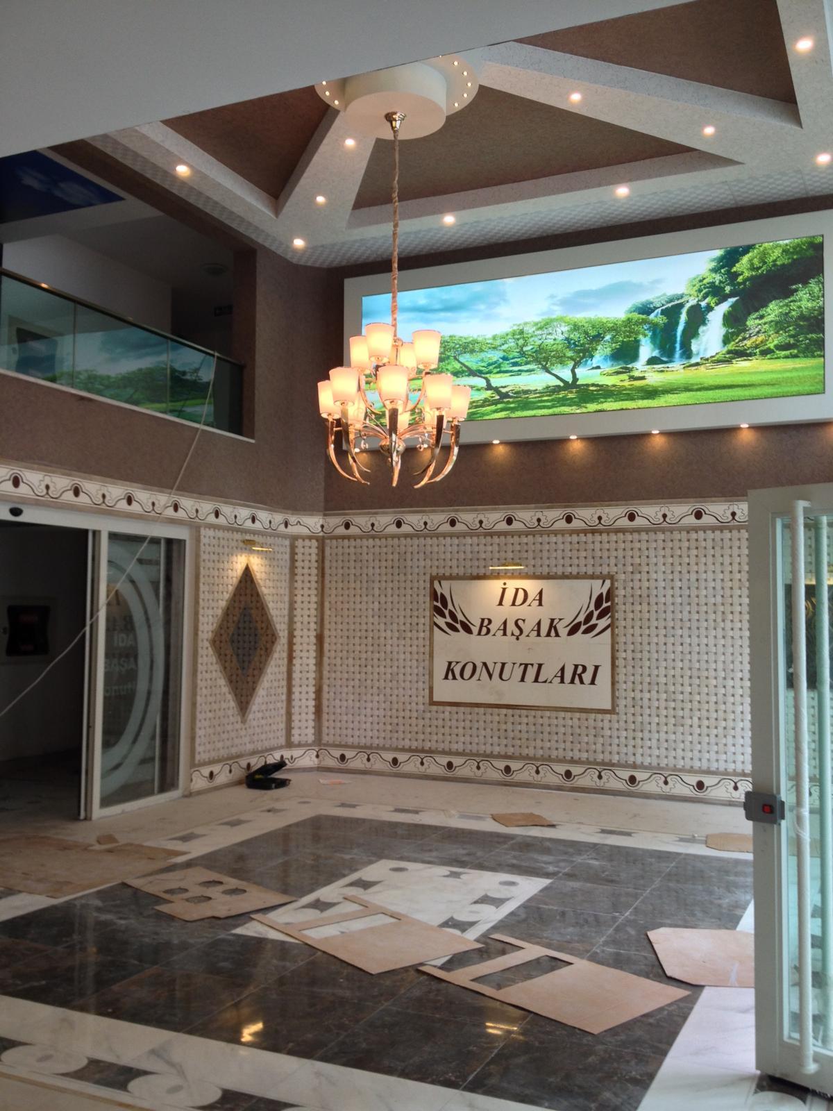 Entrance & Corridor